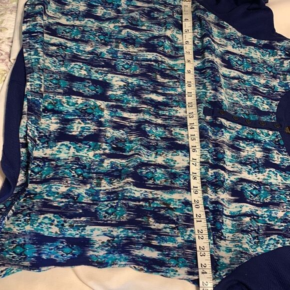 Bit & Bridle Size 2X pull over scoop neck 1/4 button top - Picture 8 of 9